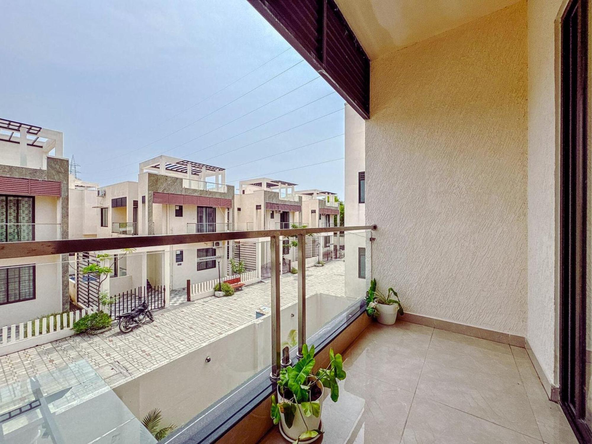 Private Villa With Swimming Pool Chennai Exterior photo